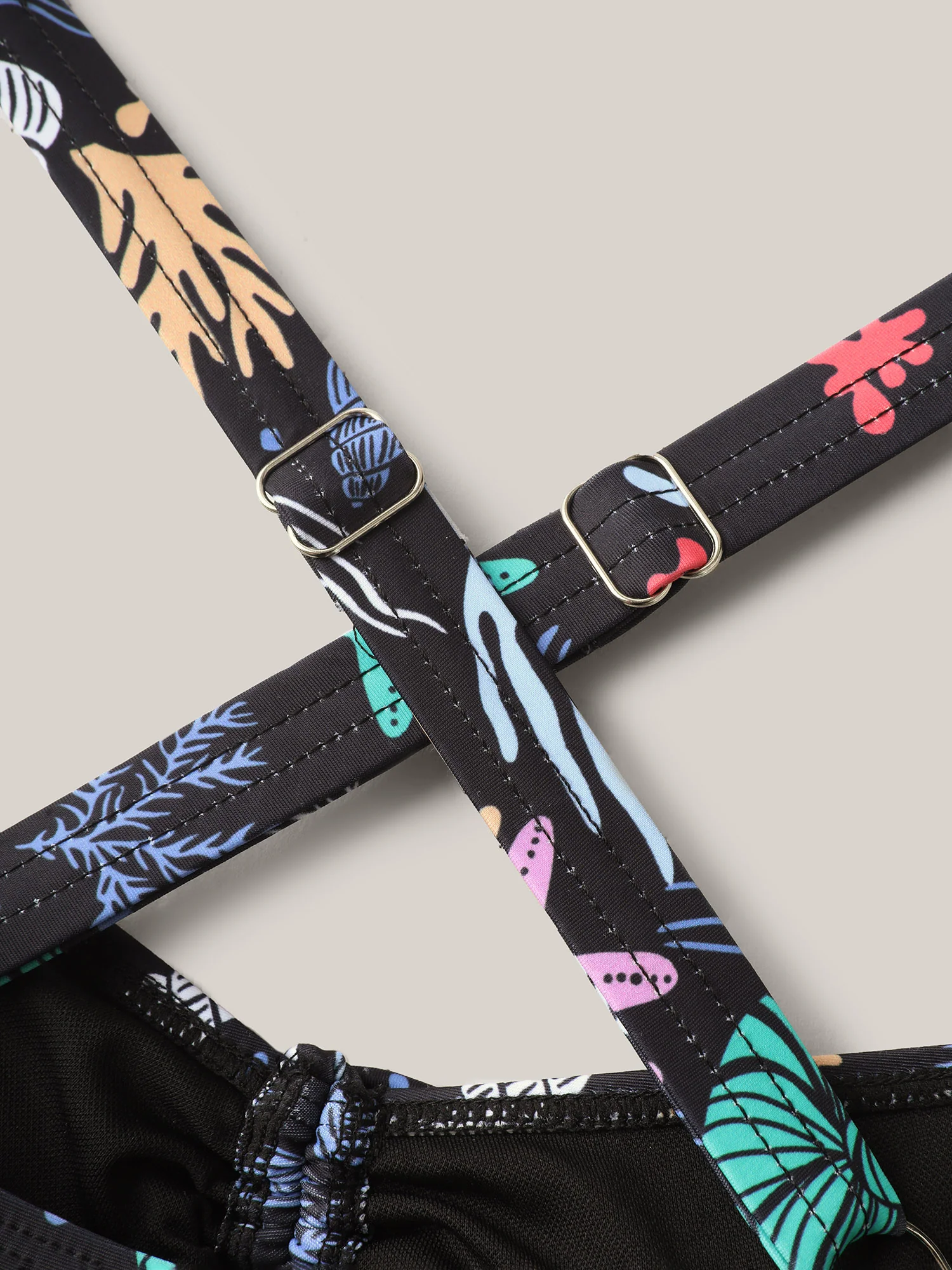 Bust-Friendly Ties Shell Print Swim Top