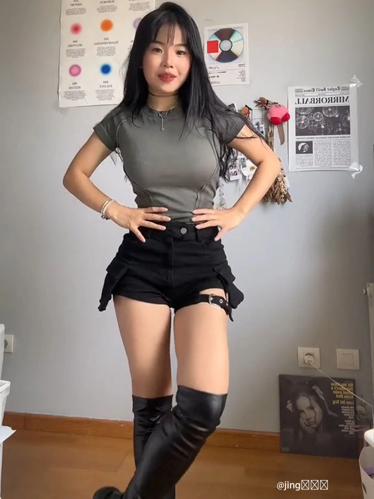 Multi-Pocket Strappy Shorts