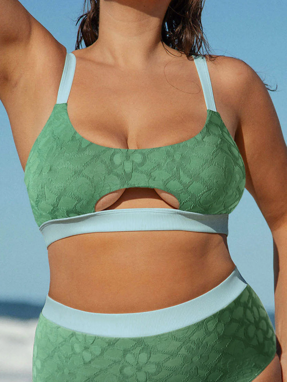 Dark Green Contrast Trim Plus Size Bikini Top