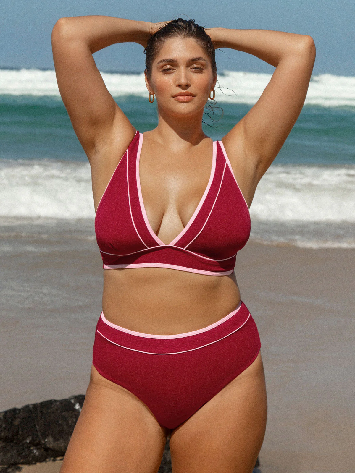 Red Contrast V-Neck Plus Size Bikini Top